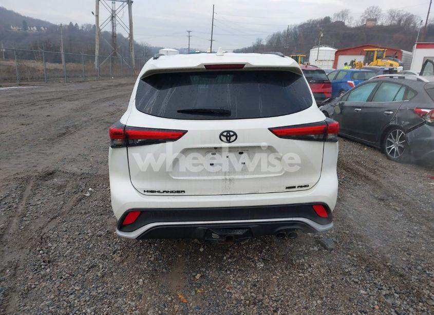 Photo 17 of 2021 Toyota Highlander XSE (VIN 5TDJZRBH5MS096762)