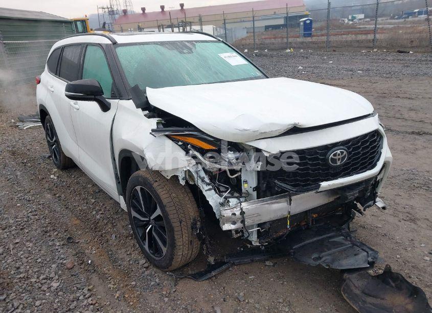 Photo 6 of 2021 Toyota Highlander XSE (VIN 5TDJZRBH5MS096762)