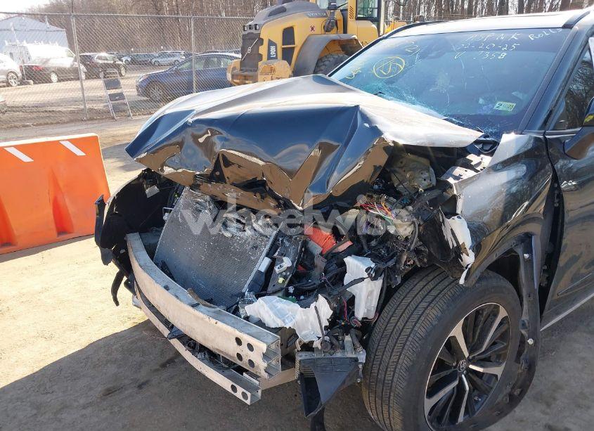 Photo 6 of 2022 Toyota Highlander XSE (VIN 5TDJZRBH5NS207358)