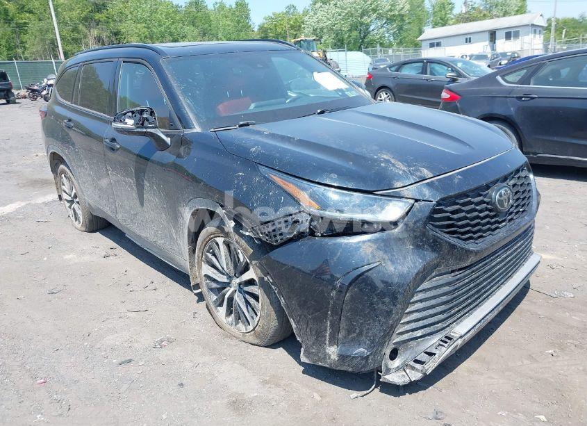 2022 Toyota Highlander XSE (VIN 5TDJZRBH7NS188344) main photo