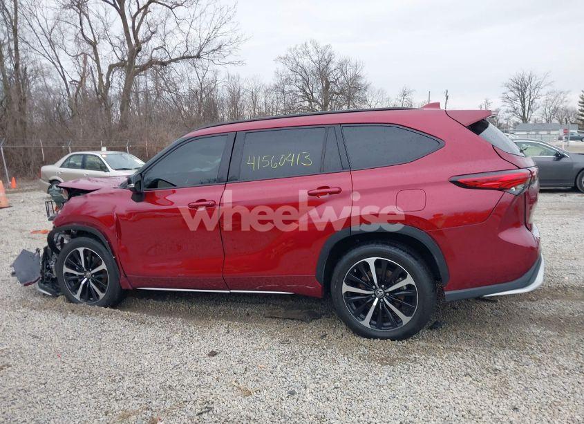 Photo 15 of 2022 Toyota Highlander XSE (VIN 5TDJZRBH7NS204901)