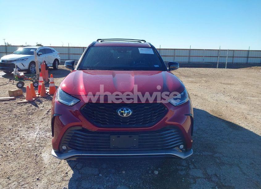 Photo 12 of 2022 Toyota Highlander XSE (VIN 5TDJZRBH8NS173108)