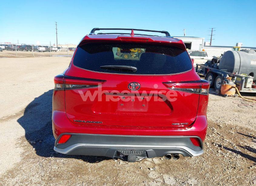 Photo 16 of 2022 Toyota Highlander XSE (VIN 5TDJZRBH8NS173108)