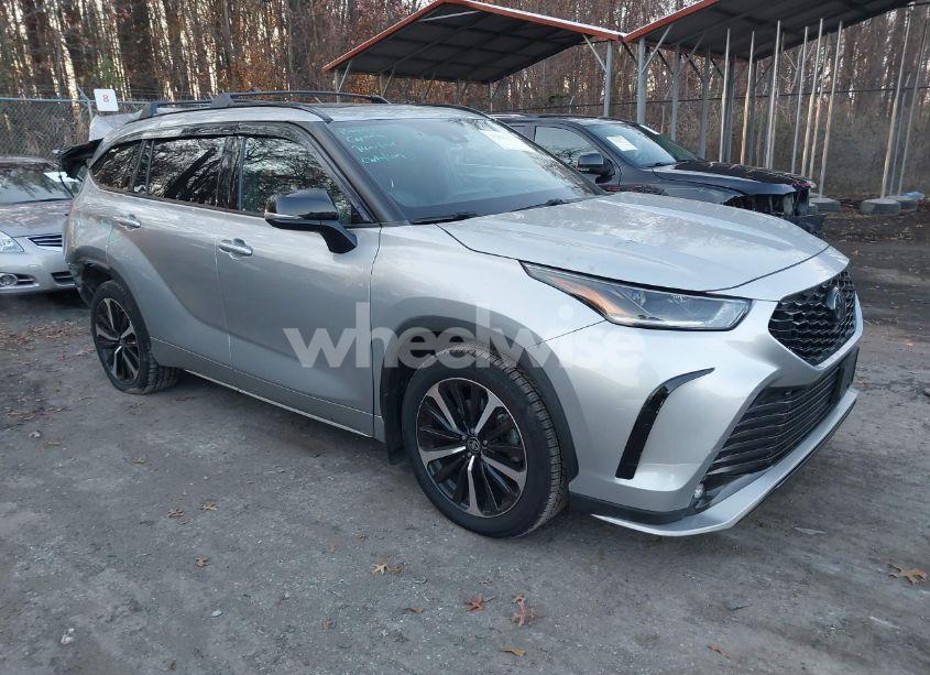 2022 Toyota Highlander XSE (VIN 5TDJZRBHXNS186460) main photo