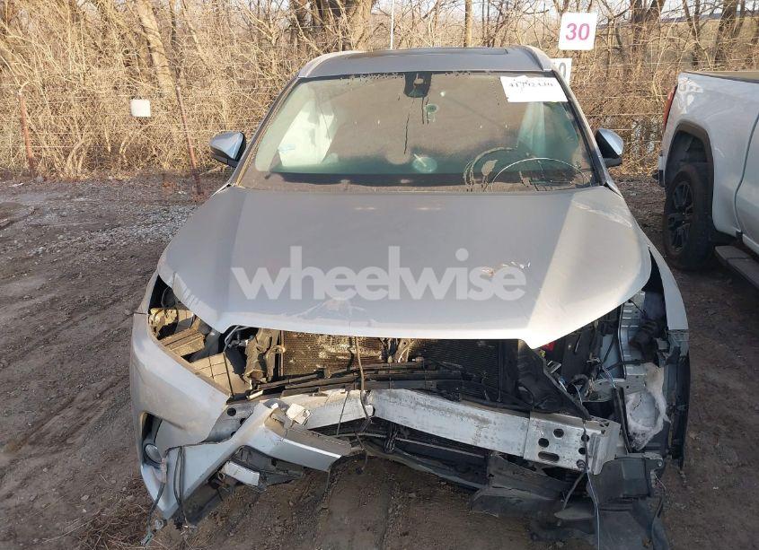 Photo 6 of 2017 Toyota Highlander XLE (VIN 5TDJZRFH0HS382194)