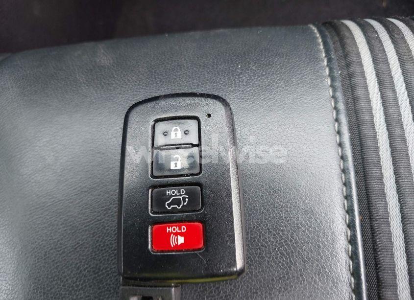 Photo 11 of 2017 Toyota Highlander SE (VIN 5TDJZRFH0HS417638)