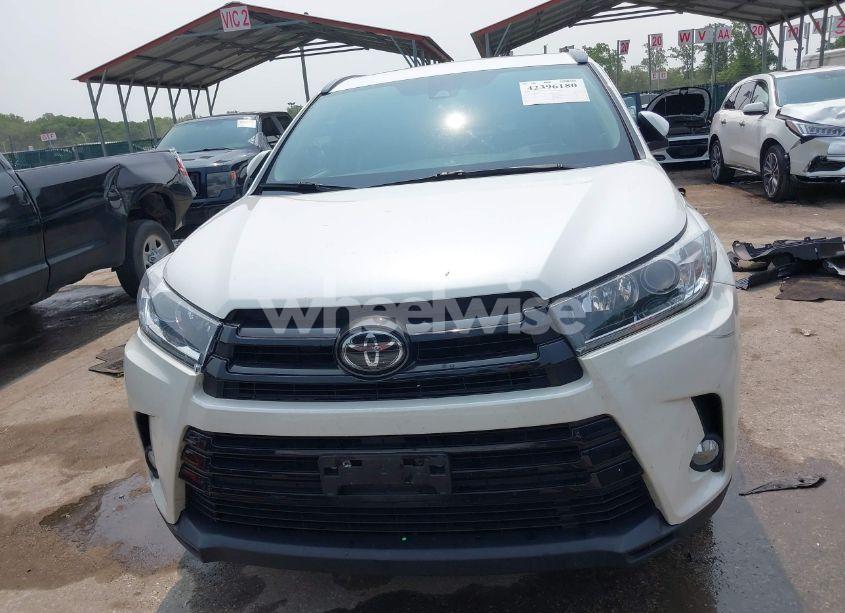 Photo 12 of 2017 Toyota Highlander SE (VIN 5TDJZRFH0HS417638)