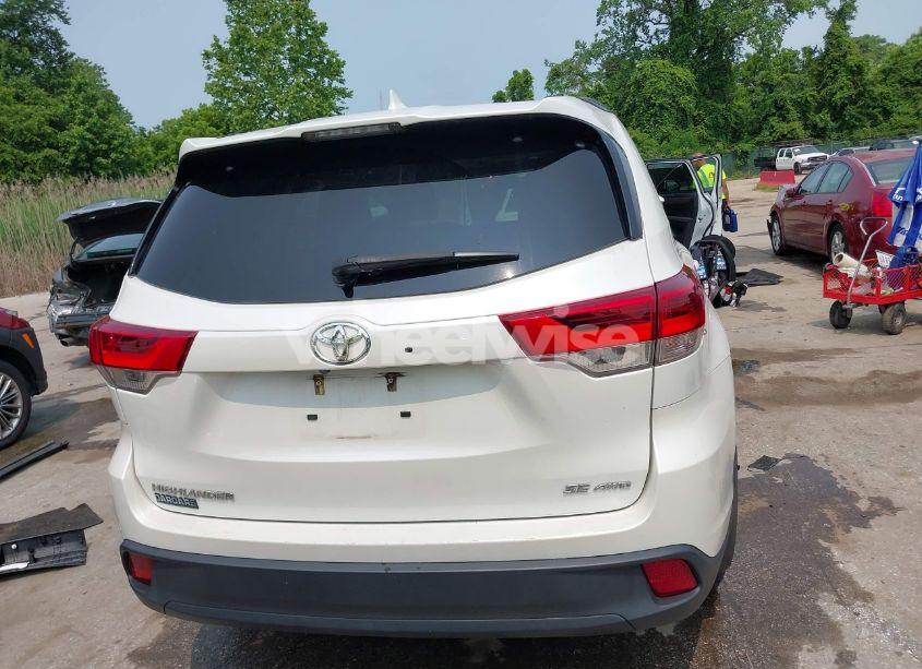 Photo 16 of 2017 Toyota Highlander SE (VIN 5TDJZRFH0HS417638)