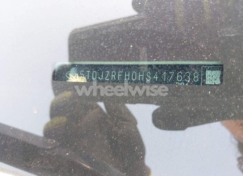 Photo 9 of 2017 Toyota Highlander SE (VIN 5TDJZRFH0HS417638)