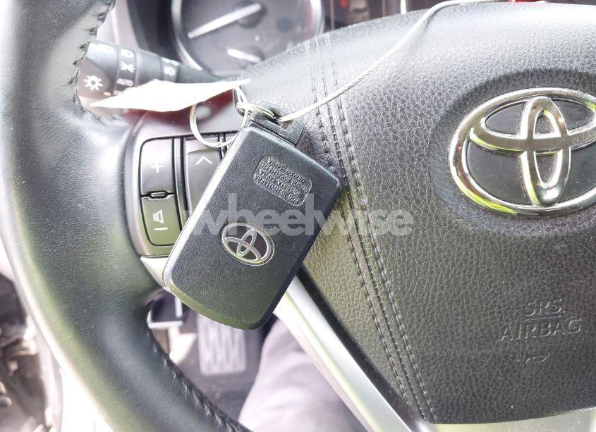 Photo 11 of 2017 Toyota Highlander SE (VIN 5TDJZRFH0HS420409)