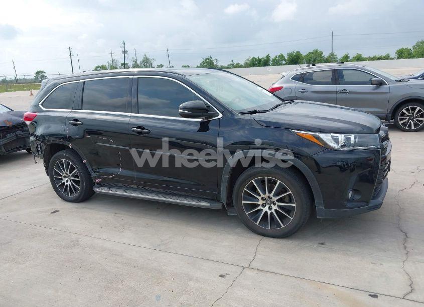 Photo 13 of 2017 Toyota Highlander SE (VIN 5TDJZRFH0HS420409)