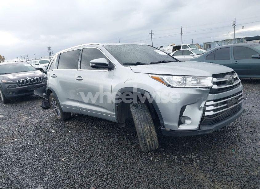 2017 Toyota Highlander XLE (VIN 5TDJZRFH0HS432463) main photo