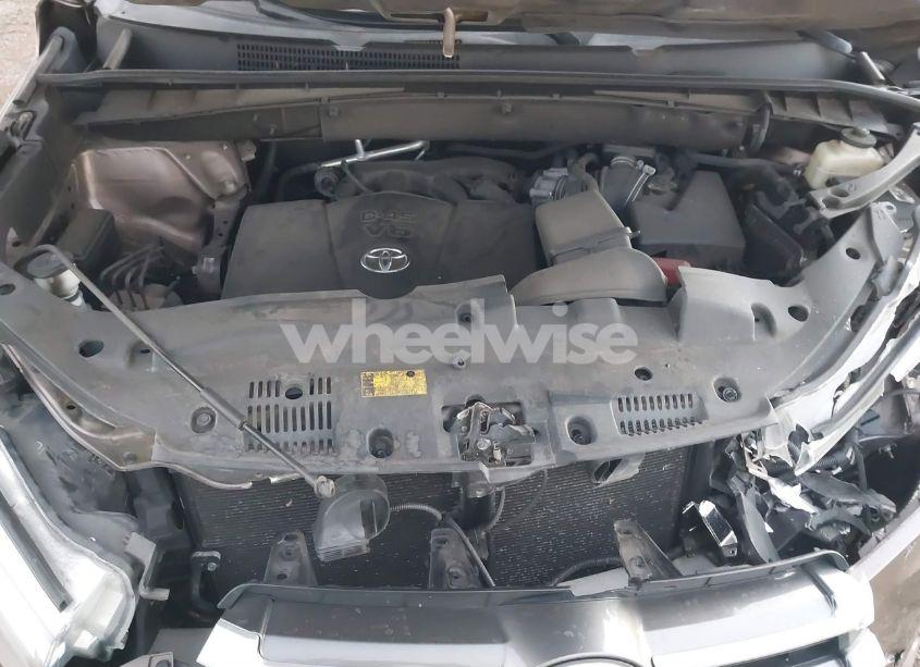 Photo 10 of 2017 Toyota Highlander XLE (VIN 5TDJZRFH0HS447562)