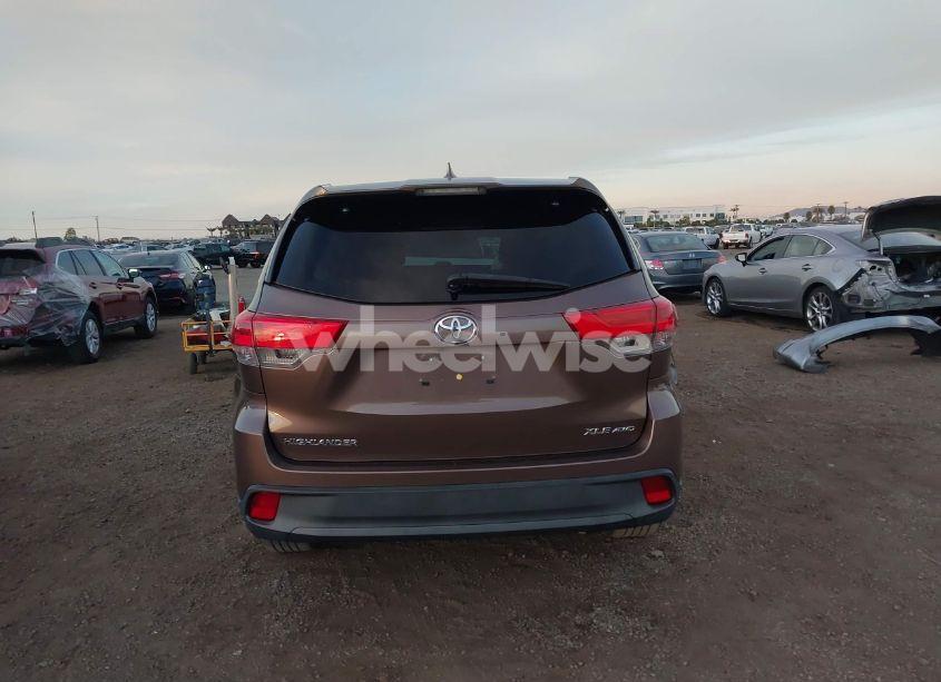 Photo 16 of 2017 Toyota Highlander XLE (VIN 5TDJZRFH0HS447562)