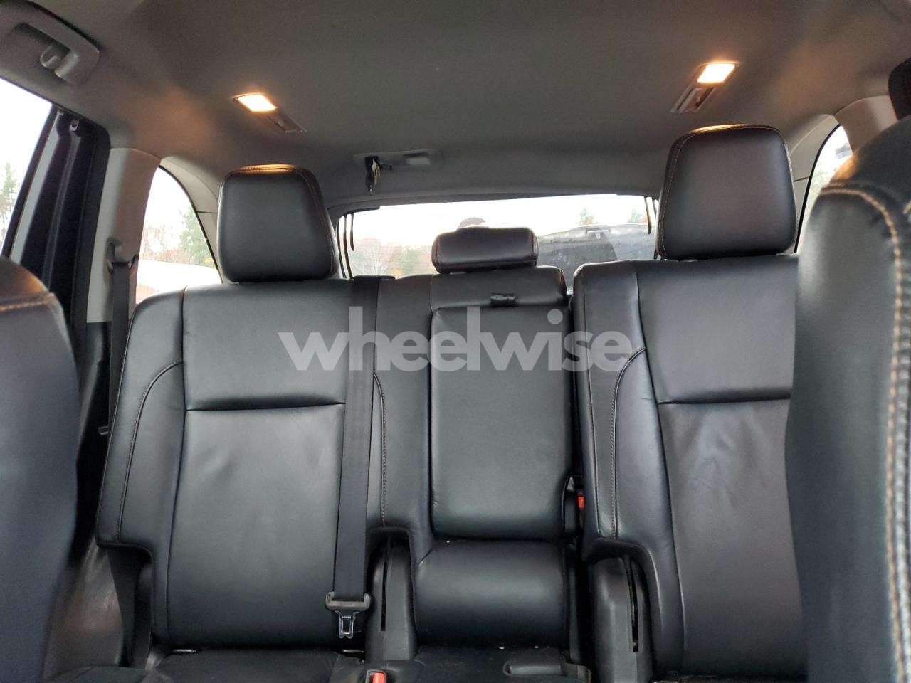 Photo 10 of 2017 TOYOTA HIGHLANDER SE N/A (VIN 5TDJZRFH0HS468024)