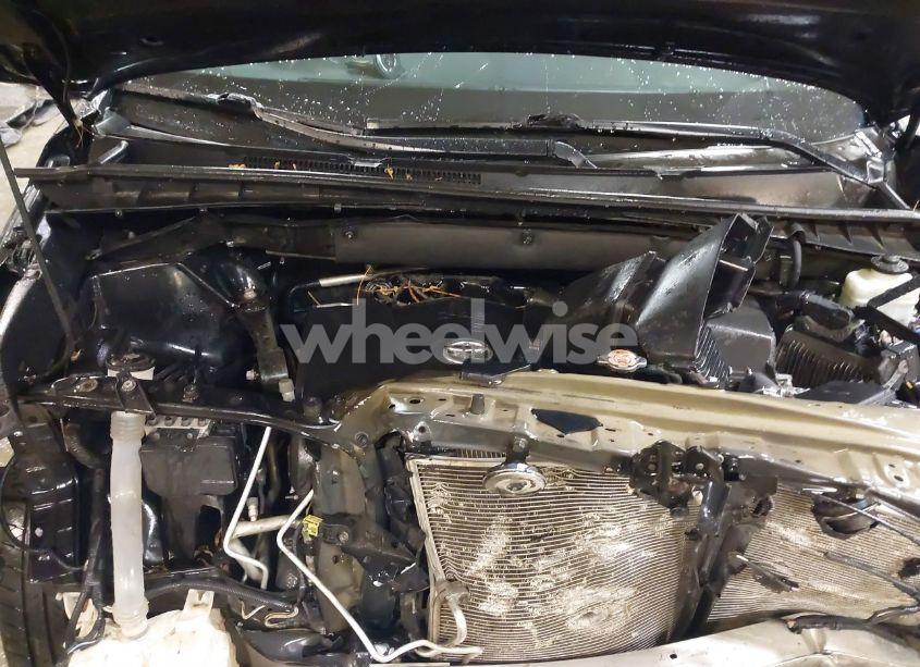 Photo 10 of 2019 Toyota Highlander XLE (VIN 5TDJZRFH0KS706882)