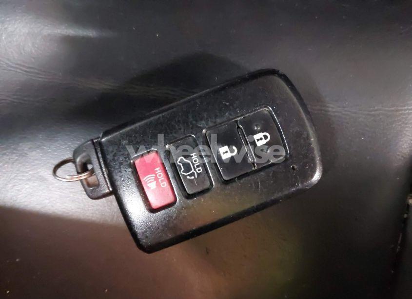 Photo 11 of 2019 Toyota Highlander XLE (VIN 5TDJZRFH0KS706882)