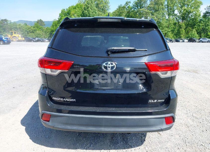 Photo 16 of 2017 Toyota Highlander XLE (VIN 5TDJZRFH1HS394399)