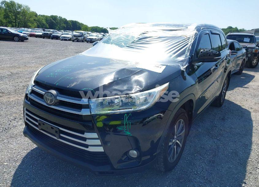 Photo 6 of 2017 Toyota Highlander XLE (VIN 5TDJZRFH1HS394399)