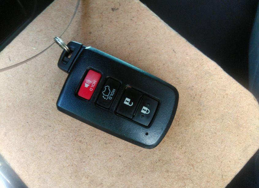 Photo 11 of 2018 Toyota Highlander SE (VIN 5TDJZRFH1JS499918)