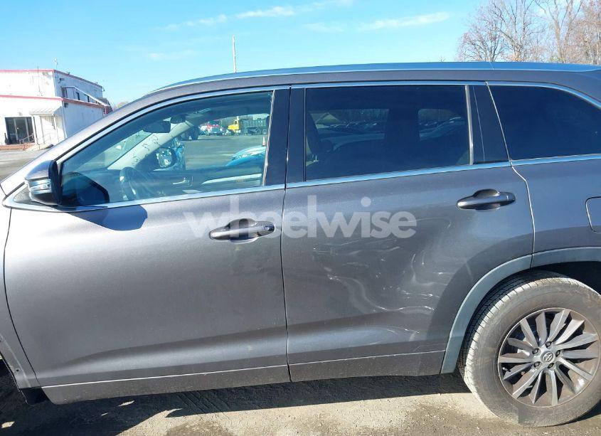 Photo 14 of 2018 Toyota Highlander XLE (VIN 5TDJZRFH1JS523943)