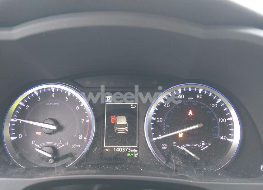 Photo 7 of 2018 Toyota Highlander XLE (VIN 5TDJZRFH1JS876490)