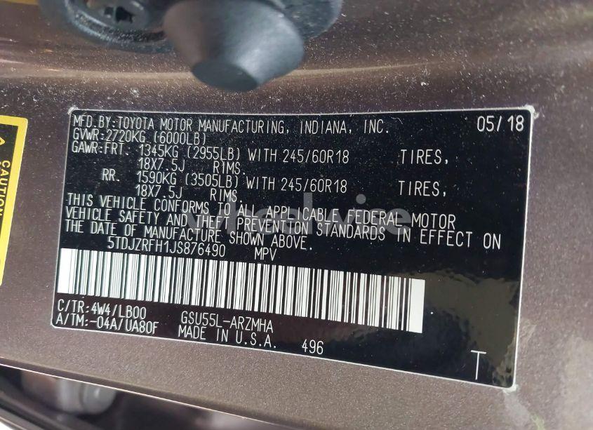 Photo 9 of 2018 Toyota Highlander XLE (VIN 5TDJZRFH1JS876490)