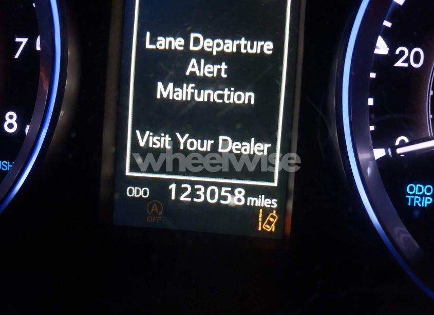 Photo 14 of 2019 Toyota Highlander XLE (VIN 5TDJZRFH1KS606502)