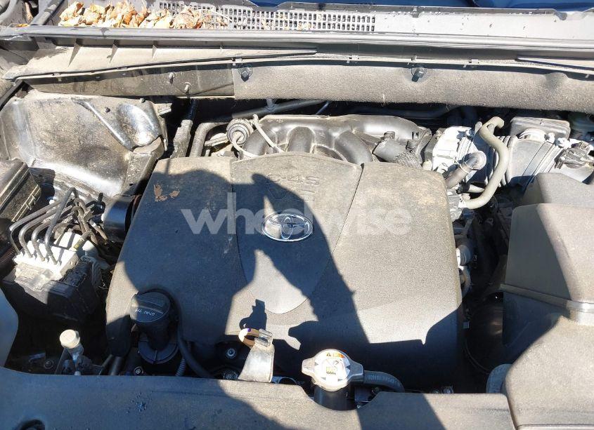 Photo 10 of 2019 Toyota Highlander SE (VIN 5TDJZRFH1KS970824)