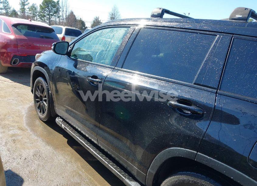 Photo 14 of 2019 Toyota Highlander SE (VIN 5TDJZRFH1KS970824)