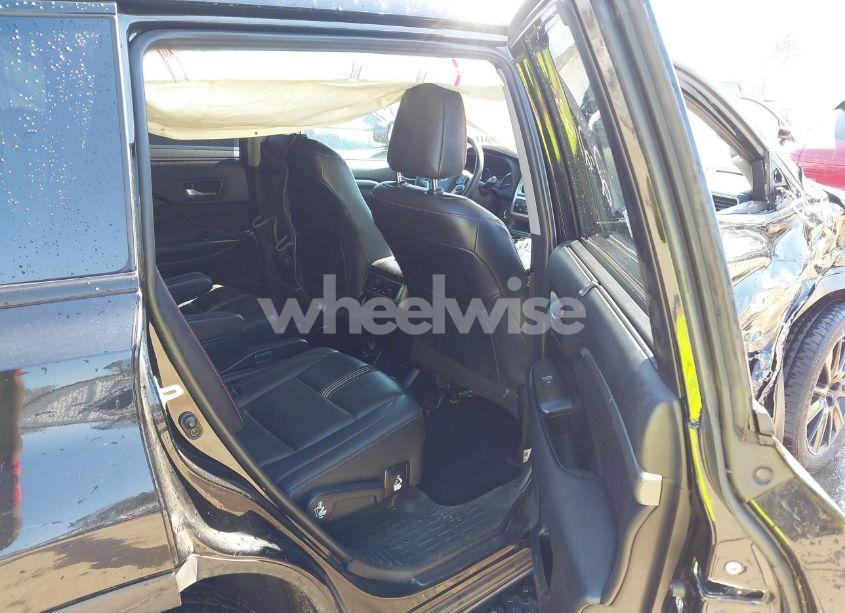 Photo 8 of 2019 Toyota Highlander SE (VIN 5TDJZRFH1KS970824)