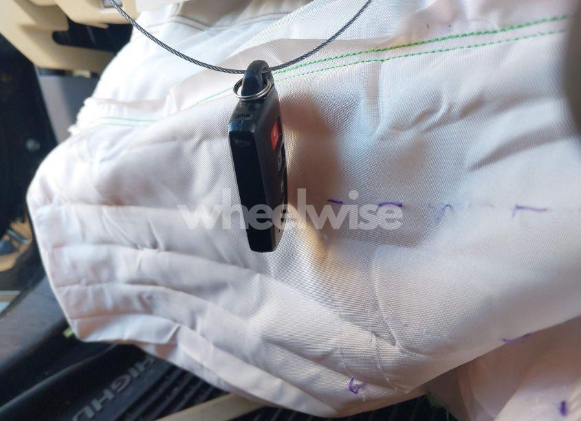 Photo 11 of 2017 Toyota Highlander XLE (VIN 5TDJZRFH2HS391365)