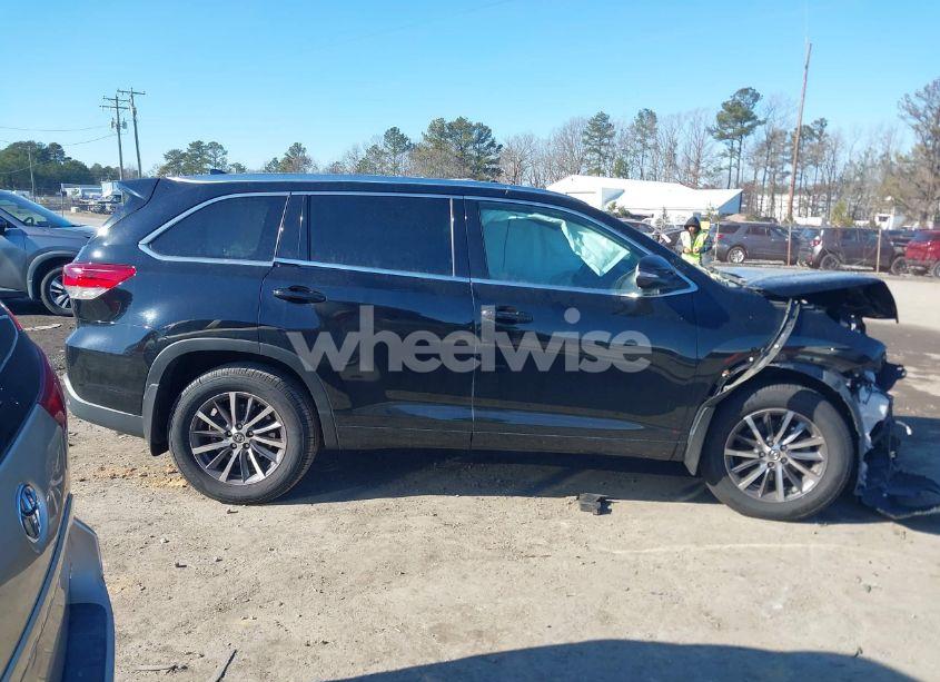 Photo 14 of 2017 Toyota Highlander XLE (VIN 5TDJZRFH2HS391365)