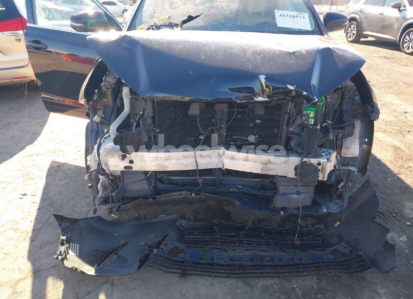 Photo 6 of 2017 Toyota Highlander XLE (VIN 5TDJZRFH2HS391365)