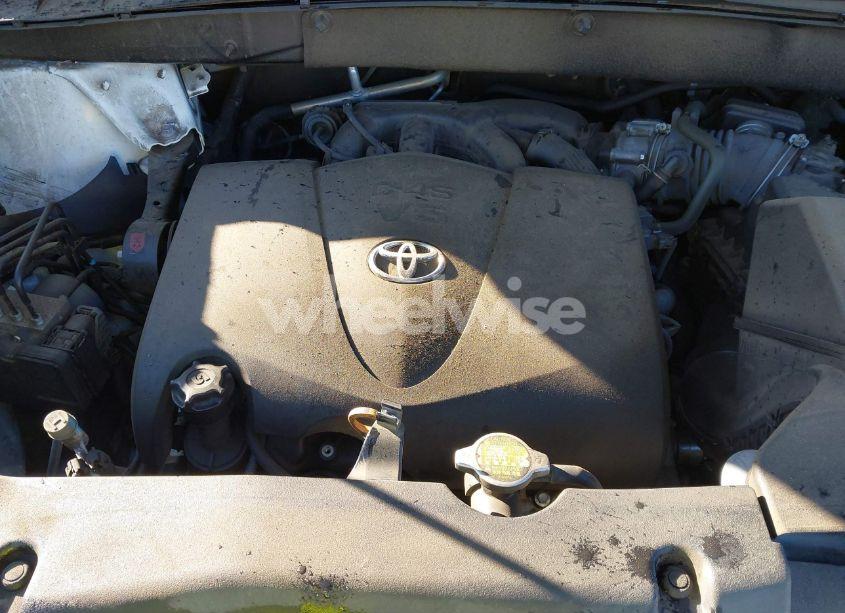 Photo 10 of 2017 Toyota Highlander XLE (VIN 5TDJZRFH2HS398915)