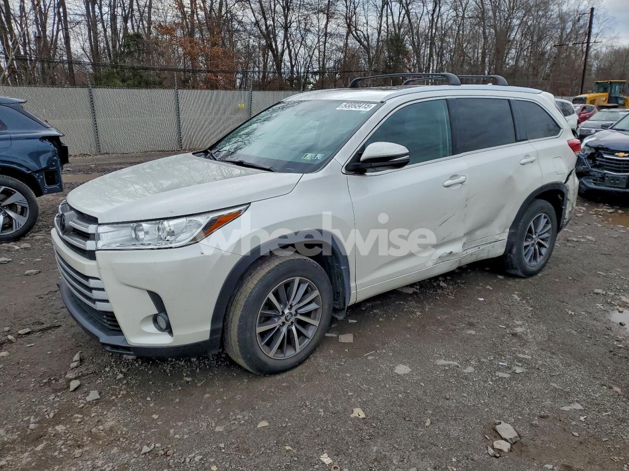 2017 TOYOTA HIGHLANDER SE (VIN 5TDJZRFH2HS483530) main photo