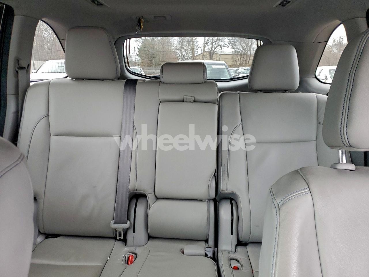 Photo 10 of 2017 TOYOTA HIGHLANDER SE (VIN 5TDJZRFH2HS483530)