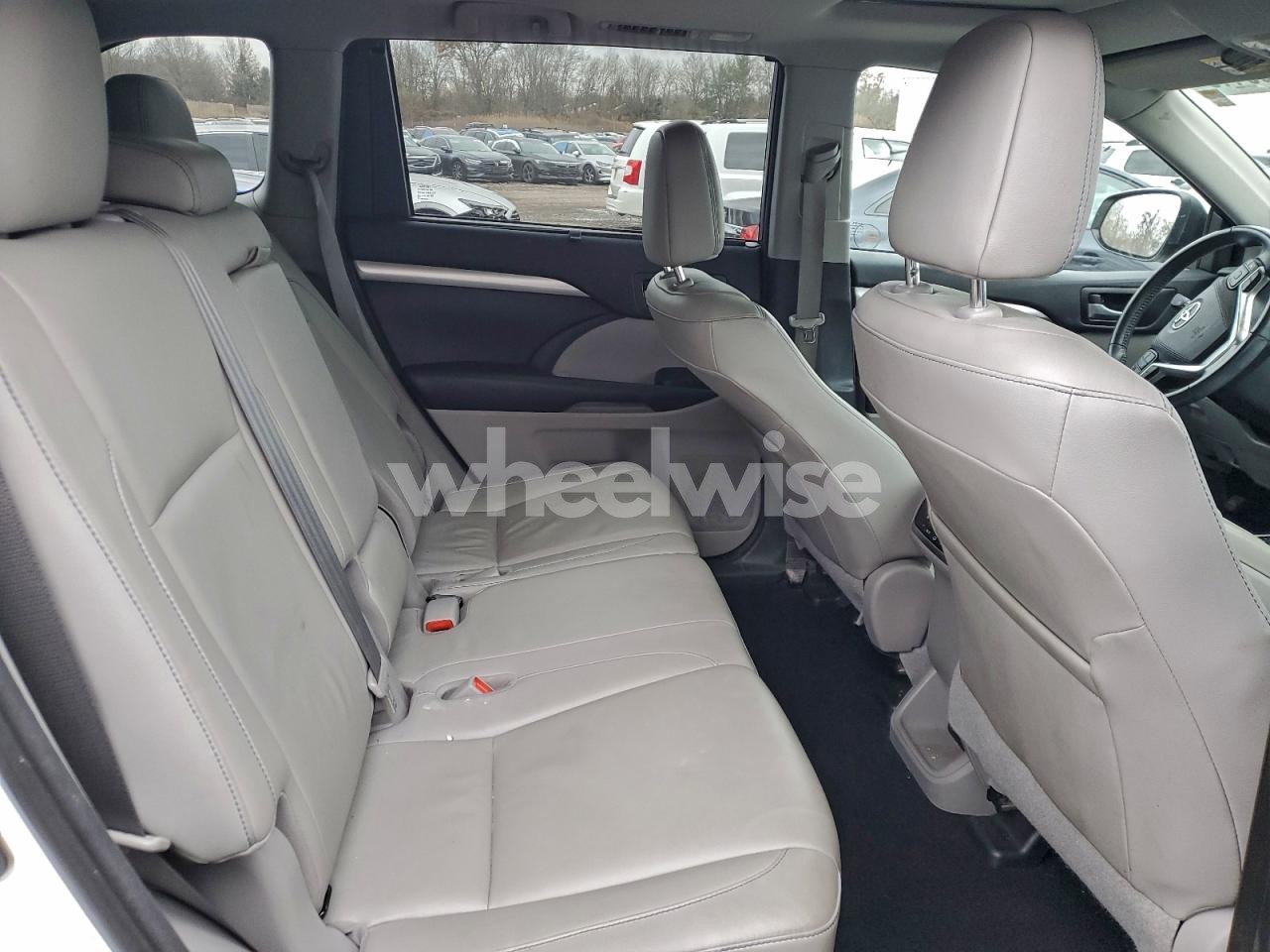 Photo 11 of 2017 TOYOTA HIGHLANDER SE (VIN 5TDJZRFH2HS483530)