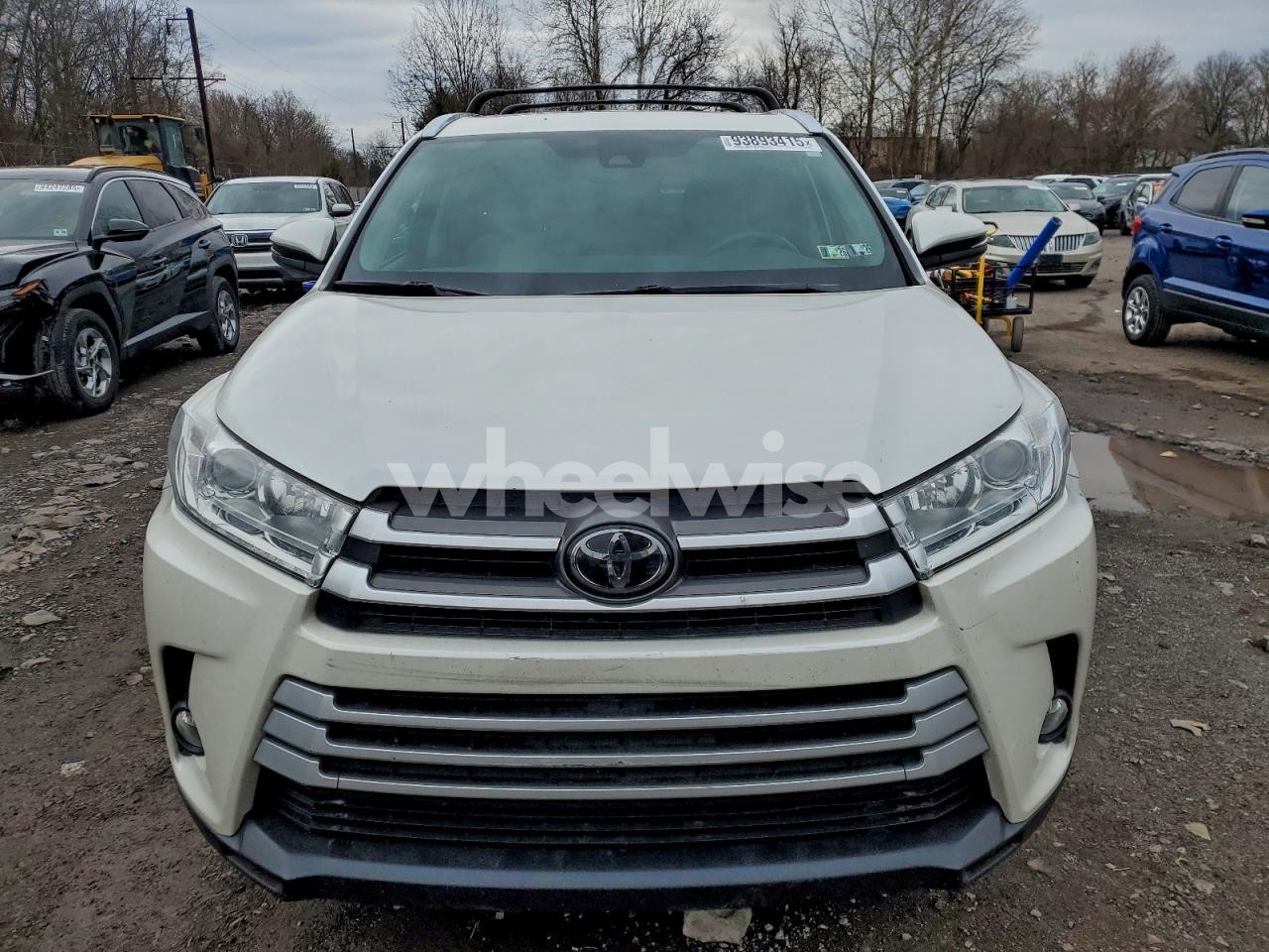 Photo 5 of 2017 TOYOTA HIGHLANDER SE (VIN 5TDJZRFH2HS483530)