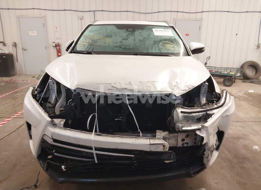 Photo 13 of 2017 Toyota Highlander XLE (VIN 5TDJZRFH2HS511925)