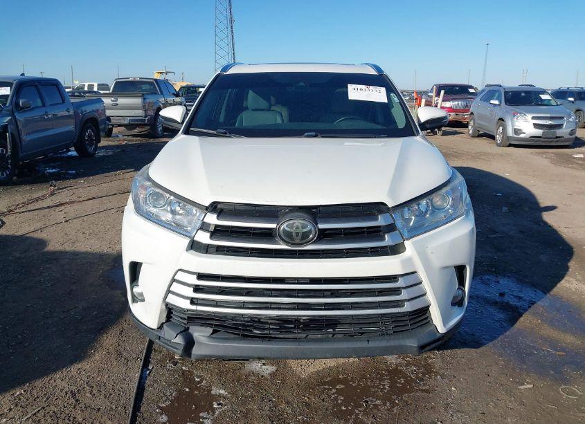 Photo 12 of 2017 Toyota Highlander XLE (VIN 5TDJZRFH2HS515439)