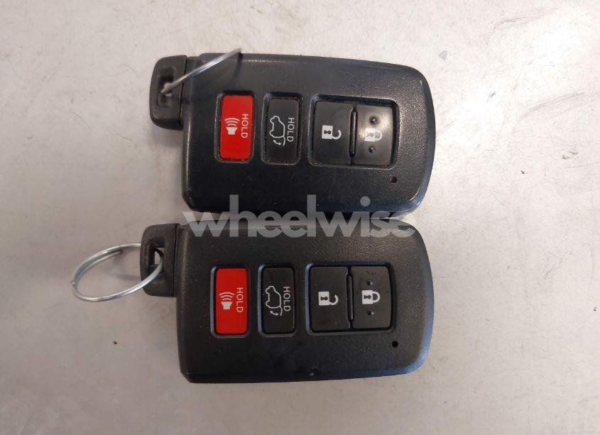 Photo 11 of 2018 Toyota Highlander XLE (VIN 5TDJZRFH2JS539391)