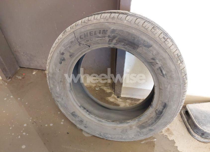 Photo 12 of 2018 Toyota Highlander XLE (VIN 5TDJZRFH2JS539391)