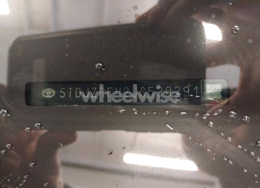 Photo 9 of 2018 Toyota Highlander XLE (VIN 5TDJZRFH2JS539391)