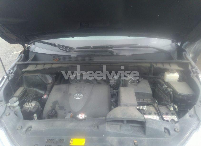 Photo 10 of 2018 Toyota Highlander XLE (VIN 5TDJZRFH2JS554828)