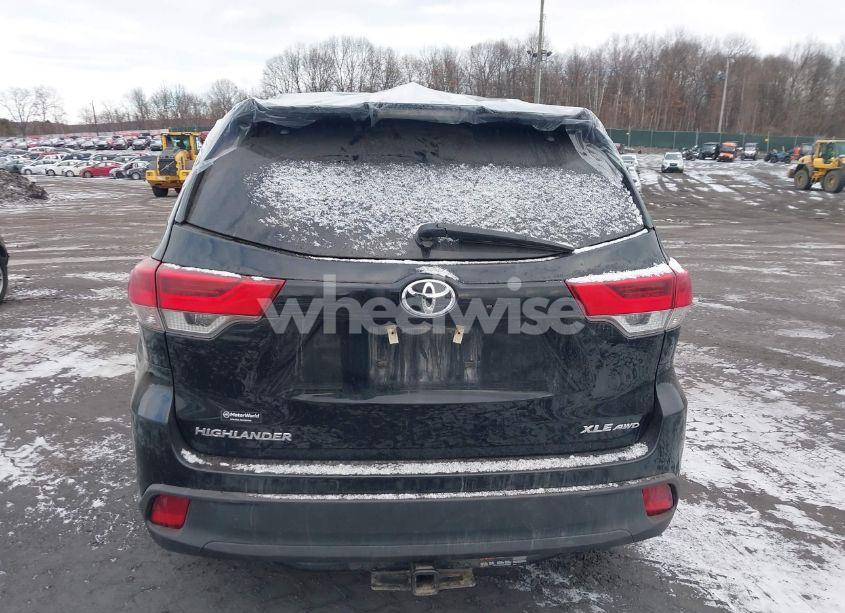 Photo 15 of 2018 Toyota Highlander XLE (VIN 5TDJZRFH2JS554828)