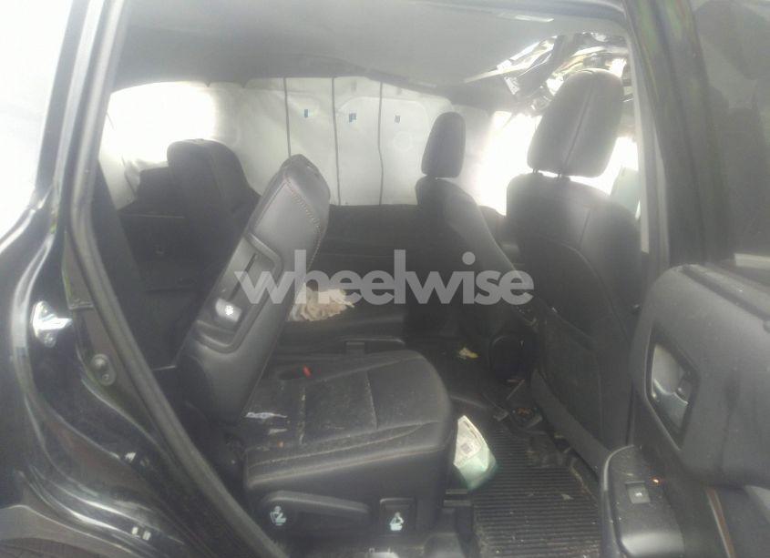 Photo 8 of 2018 Toyota Highlander XLE (VIN 5TDJZRFH2JS554828)