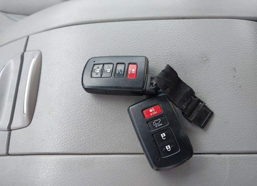 Photo 11 of 2018 Toyota Highlander XLE (VIN 5TDJZRFH2JS874957)