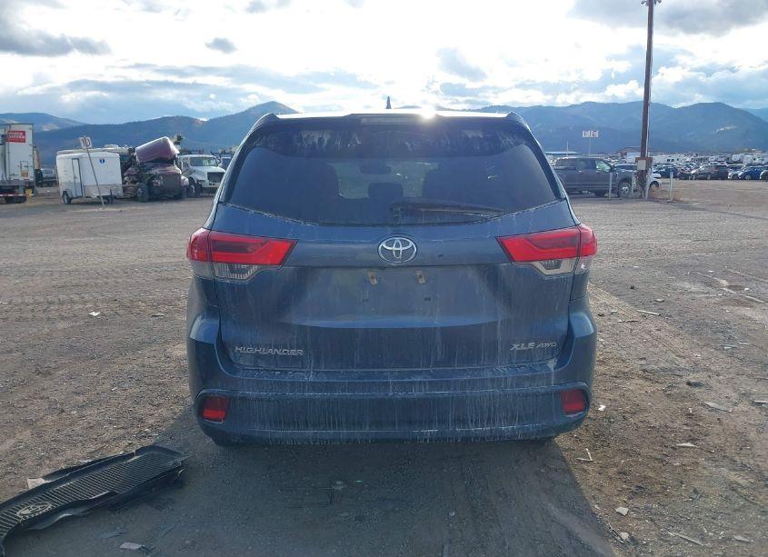 Photo 17 of 2018 Toyota Highlander XLE (VIN 5TDJZRFH2JS874957)