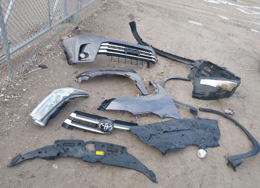 Photo 12 of 2019 Toyota Highlander XLE (VIN 5TDJZRFH2KS578371)